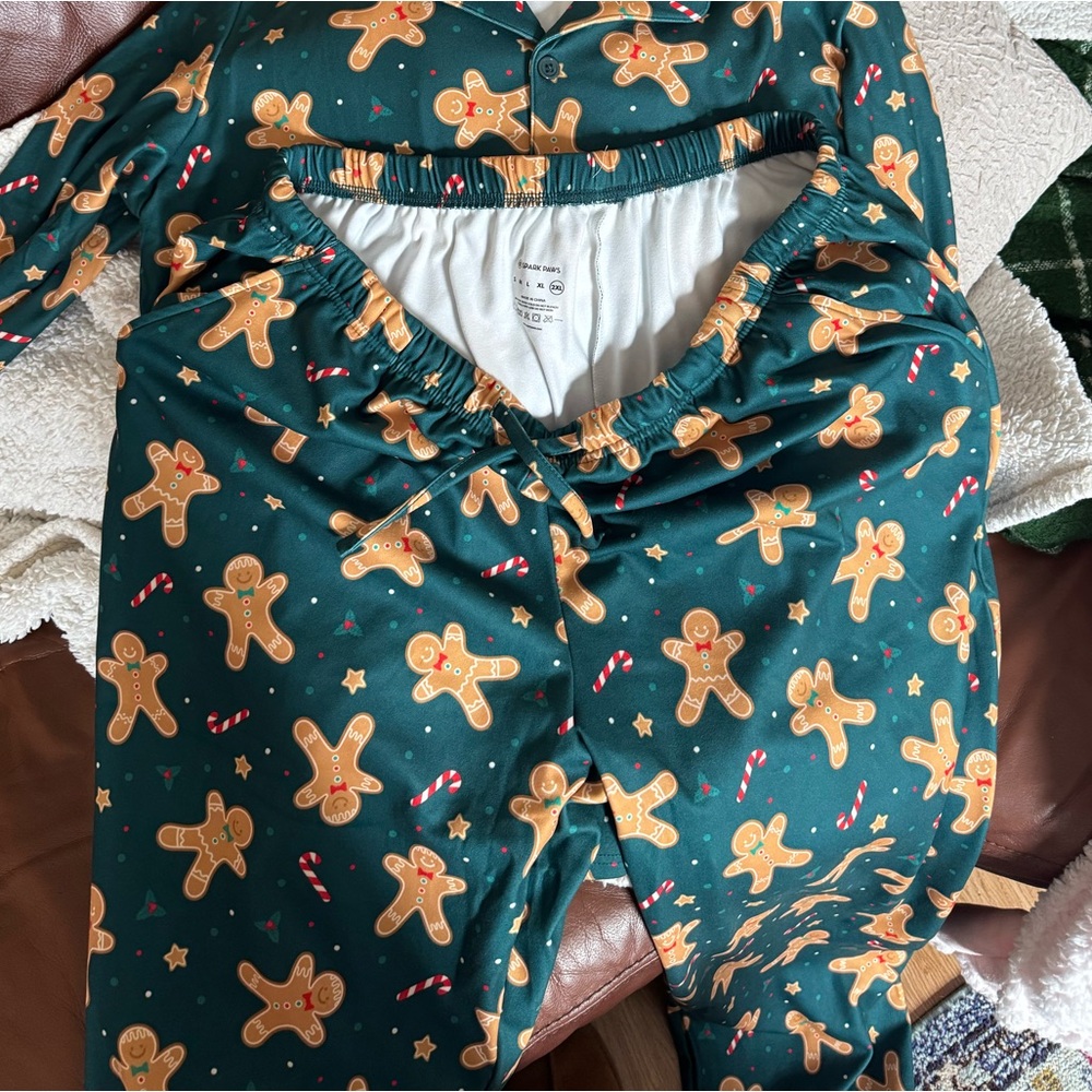 Spark paws Gingerbread man pants 2xl unisex